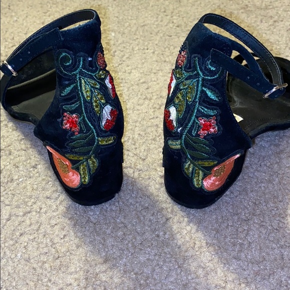 Steve Madden Black Suede Low heel Sandals - Picture 2 of 7